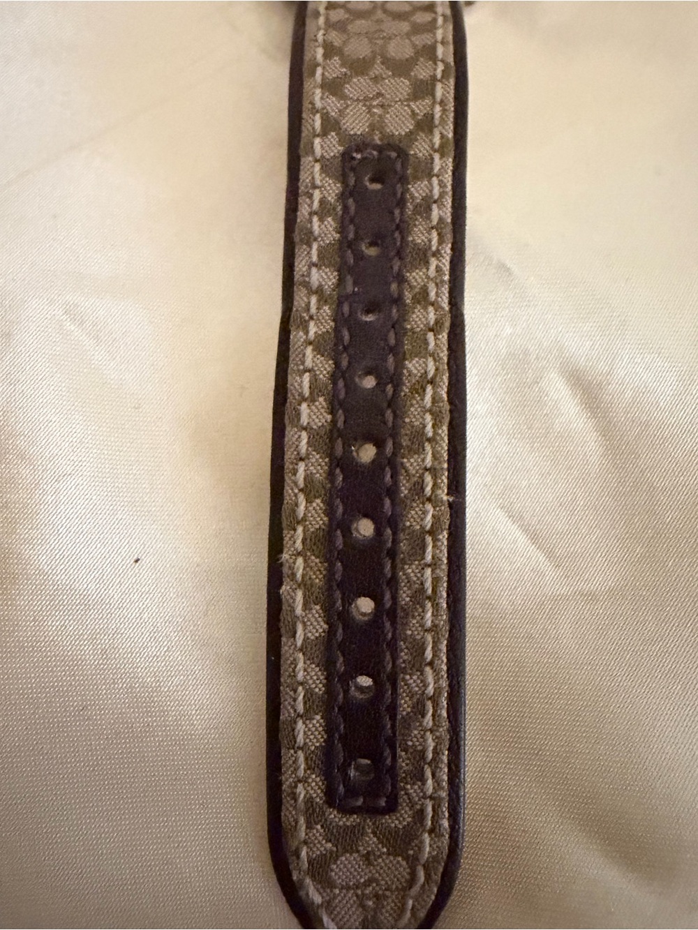 Coach women Watch with Brown Signature Canvas Strap and Silver Case - Picture 3 of 7